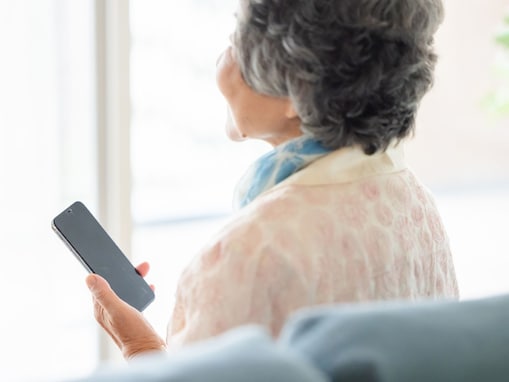 「日本語は上手じゃないけど、とても優しい子……」85歳女性がコンビニ本部に電話した理由