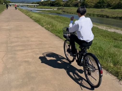 「なんか泣ける」市川團十郎、息子とのサイクリングショット！ 「麻央さんとも行かれた道」「感無量です」