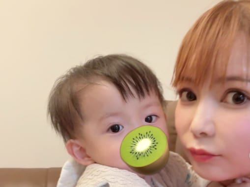 「遺伝子にビックリ」中川翔子、1歳息子とのそっくりショット公開「同じ所にホクロがある」「可愛くて滅」
