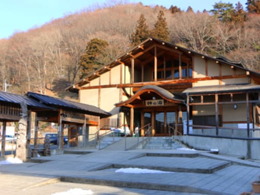 【宮城県の人気日帰り温泉】「神の湯」は天然温泉のかけ流しを楽しめる共同浴場施設。熱い湯とぬるめの湯でリラックス