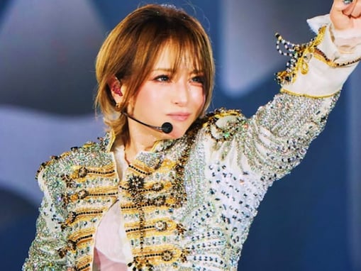 「流石浜崎あゆみ!!」浜崎あゆみ、網タイツから太もも披露！ 「期待を超えてくれる」「可愛すぎてむり」