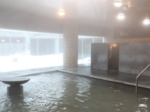 【山形県の人気日帰り温泉】「いきいきランドぽんぽ館」は源泉かけ流しの砂風呂や多彩なお風呂が楽しめる施設