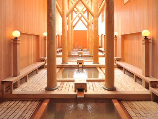 【群馬県の人気日帰り温泉】「大滝乃湯」は合わせ湯と源泉かけ流しが魅力。ぬる湯から順番に浴槽を巡るこだわりの入浴法を堪能