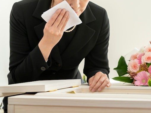 「棺をのぞき込んでお別れ」が命取りに。法医学者が明かす、葬儀場で親族が亡くなる“まさかの原因”