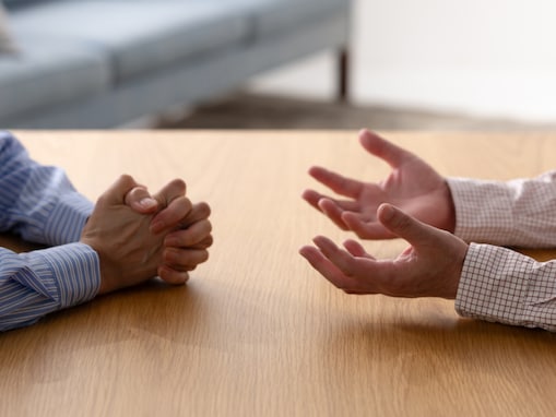 「世間体の悪さ」「引きこもり状態」49歳自由業男性、貯金20万円。経済的自立を目指す実家暮らし