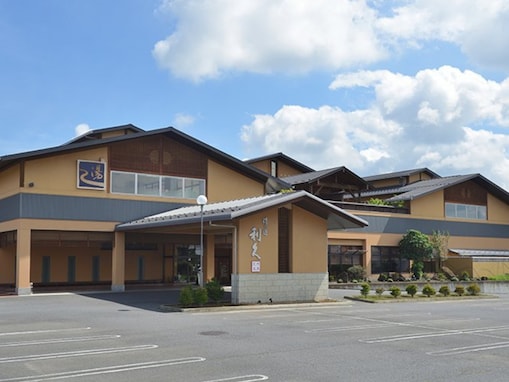 【群馬県の人気スーパー銭湯】「湯の道利久 吉岡店」は源泉かけ流しの温泉とサウナで寛げる施設。美肌の湯でリラックス