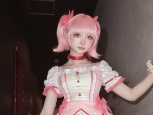 「ヤバすぎる」女装姿が話題の2児の父親、美脚ショット公開「子持ちのお父さんとは思えない」「脳がバグる」