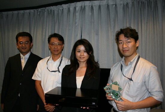 左から北野真也氏、濱田敏道氏、三浦愛様、桑原邦和氏