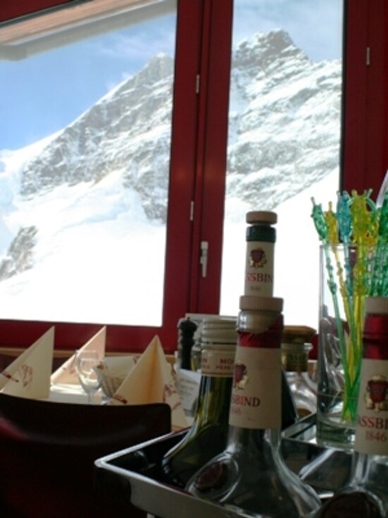 展望台レストランのコースランチはSFr.29.50（税別）?