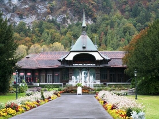 1859年開業のカジノ・クアザール