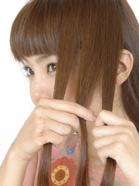 3等分に毛束をわけとる