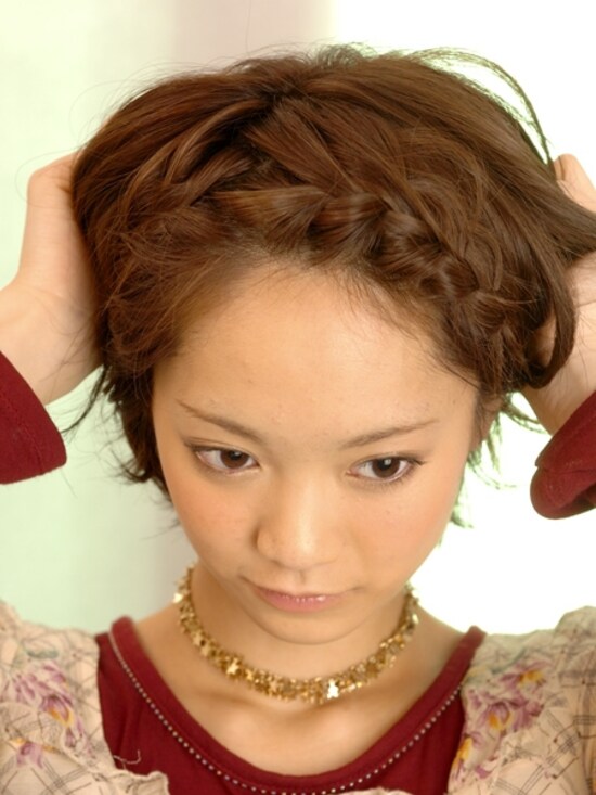 毛先から握るようにもみこむとよい