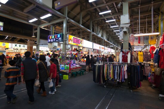 お土産を選ぶのも旅の楽しみのひとつ