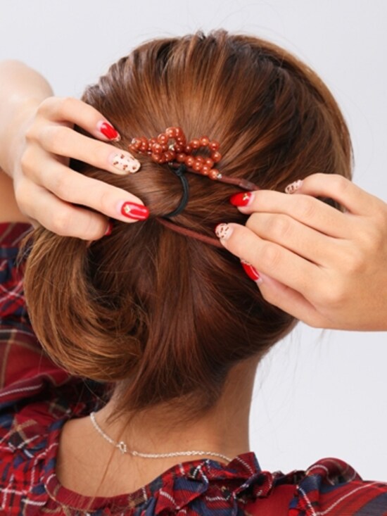 毛束の根元をしっかりささえて