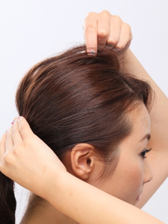 画像 8 9 シニヨンの基本の作り方 簡単にきっちり おしゃれにまとめ髪 ヘアアレンジ All About