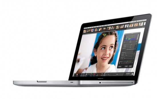 MacBook Pro 13インチモデルなら携帯性も高くなり、忙しいビジネスマンにもおすすめできます（クリックで拡大）
