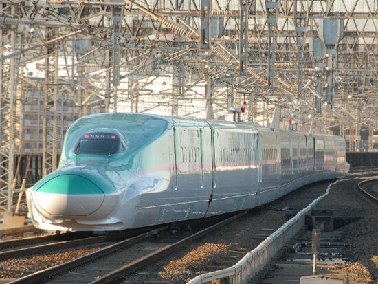 「はやぶさ」一路、東北へ