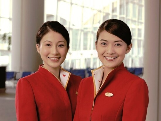 赤、紫、紺色の制服