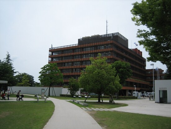 金沢市役所と美術館の駐輪場