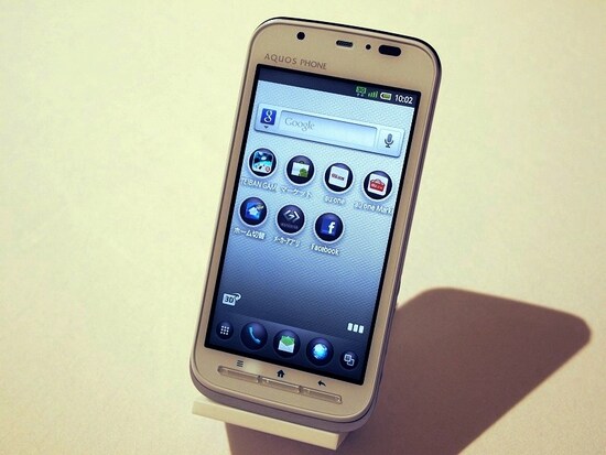 乗り換えフル対応をまっての登場　XPERIA acro IS11S 
