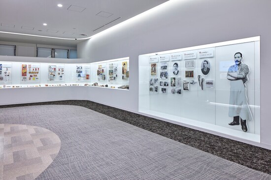 「ヒストリー」展示の様子（画像提供：森永製菓）