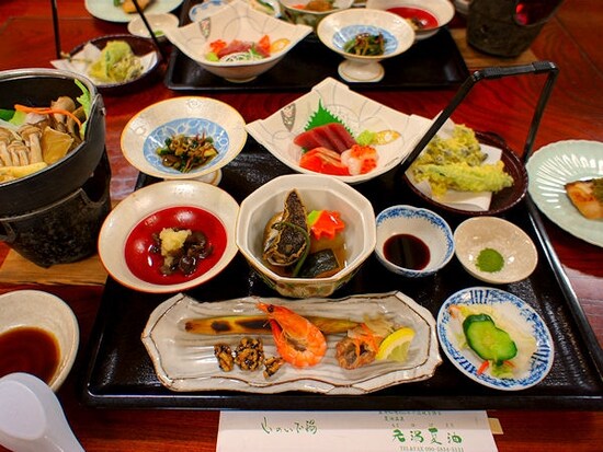 夏油温泉夕食「牛形膳」