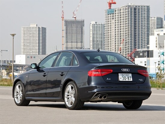 アウディA4