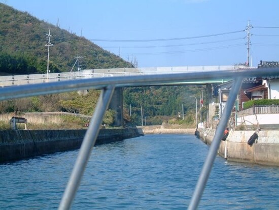 西ノ島の南側と北側を通り抜けられる船引運河