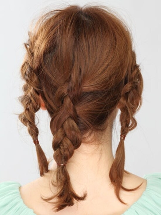 髪が茶色い人は茶色のゴムを使うとGood