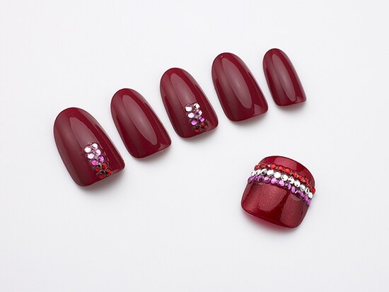 3色使いのストーンが可愛い