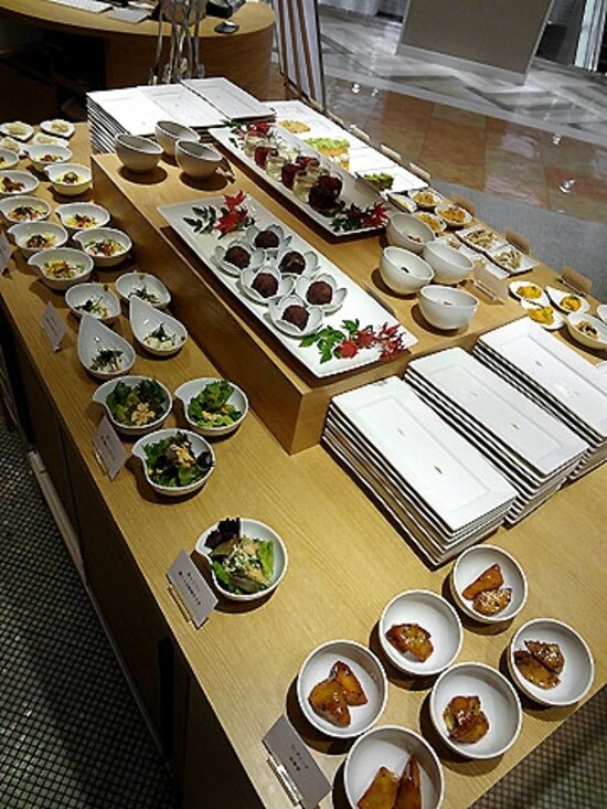 めん、色いろ。いつでも、おやつ。  料理台