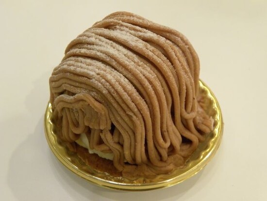 「パティスリー レザネフォール」の「モンブラン」（500円）