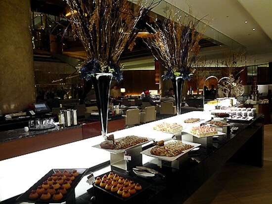 マーブルラウンジ デザート台