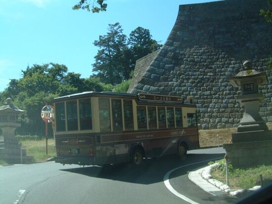 青葉城址の石垣とるーぷる仙台