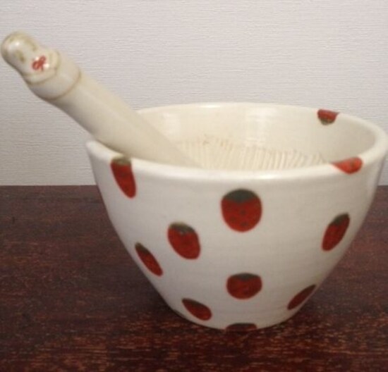 てんとうむし柄のすり鉢