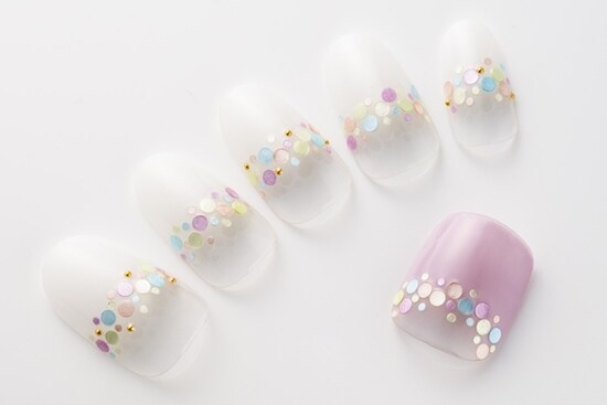 角度を変える度に輝くホログラム