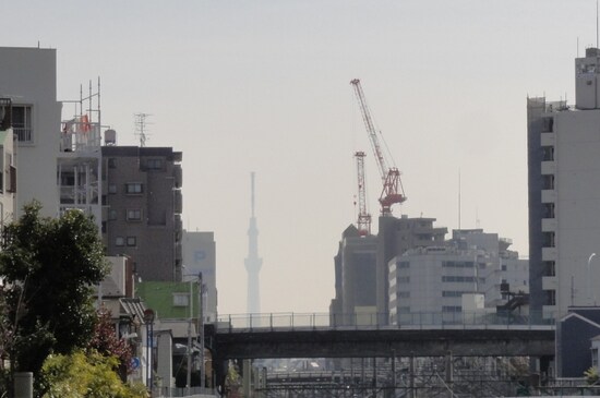 思わず地図を確認。なるほど、ここから山手線（外回り）は西へ向かう