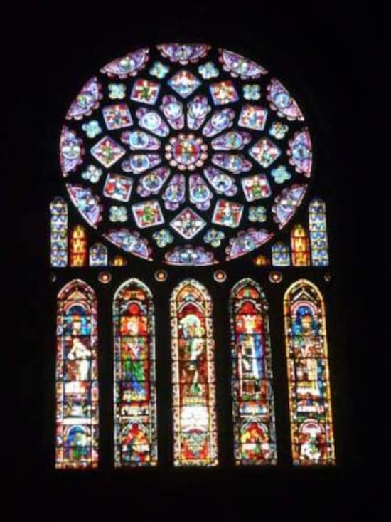 「シャルトルの青」のステンドグラス