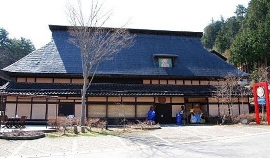 館内には1000体ものテディベアが
