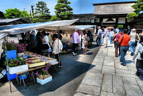 古めかしい建物が「陣屋」