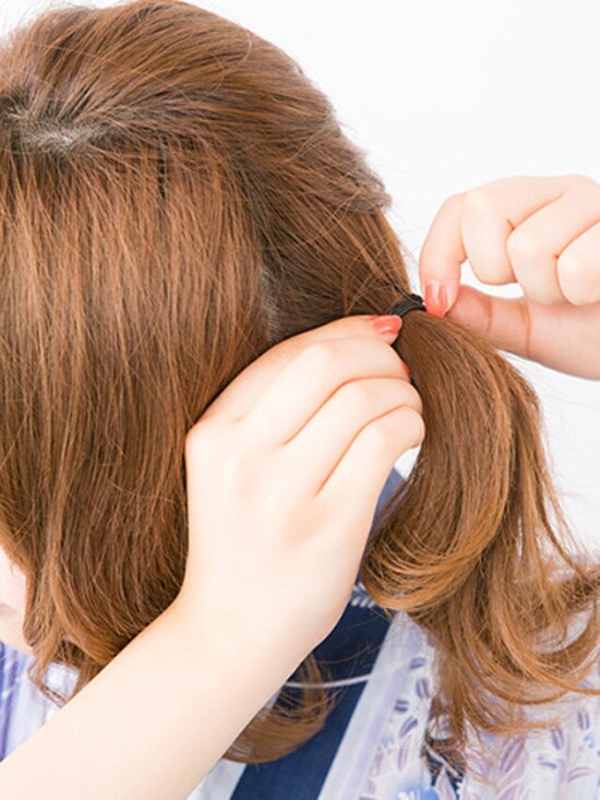 手ぐしでラフに結んでOK