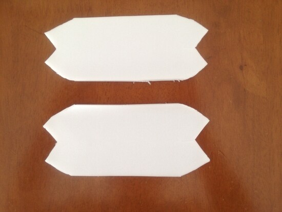 発泡トレイを切り抜いて作ったシャトル