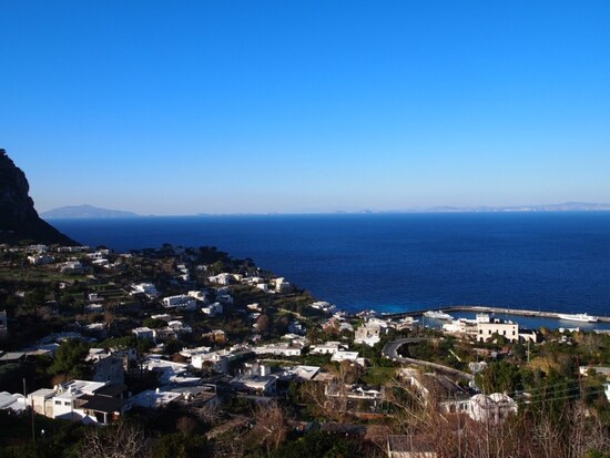 「カプリ島」　