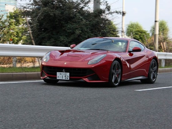 フェラーリF12ベルリネッタ