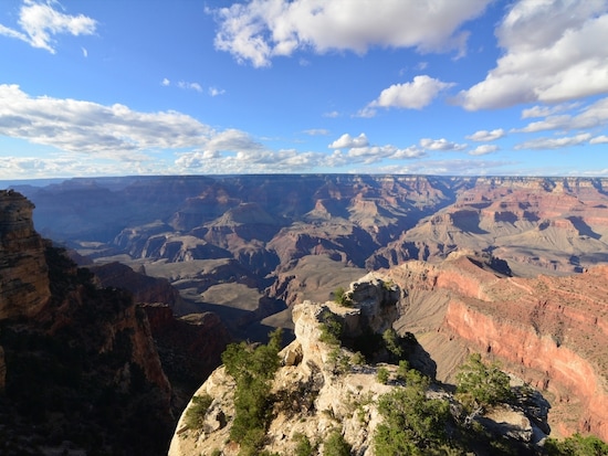 グランドキャニオンは朝日や夕日の時間が最高なので、できれば1泊したい！