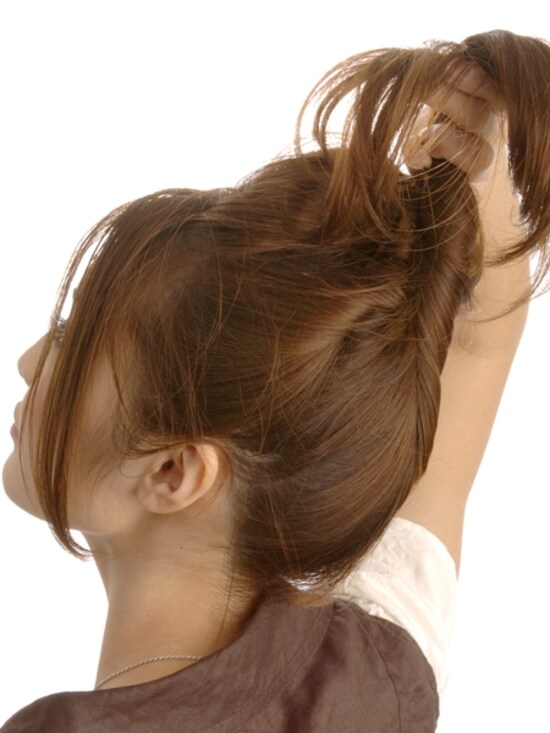 画像 7 12 オフィスにピッタリ 簡単夜会巻きヘアアレンジ ヘアアレンジ All About 画像 7 12 オフィスにピッタリ 簡単夜会巻きヘアアレンジ ヘアアレンジ All About
