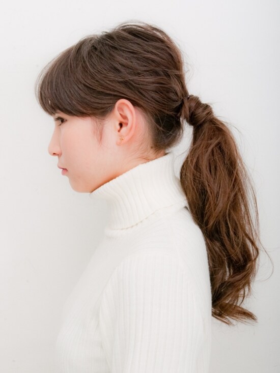 画像 14 15 タートルネックと相性抜群 大人ポニーテールロング ヘアアレンジ All About