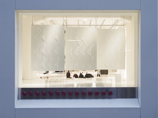 アトリエオモヤ《PATAPATA》　閉じているところ