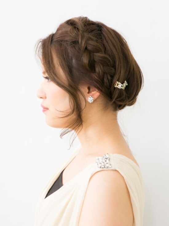 画像 2 15 外国人風 編み込み ツイストのミディアムアレンジ 結婚式 パーティーヘアアレンジ All About