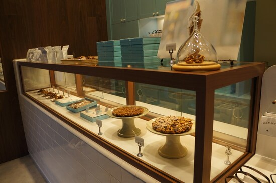 ナッツやドライフルーツを組み合わせたプラリネたち